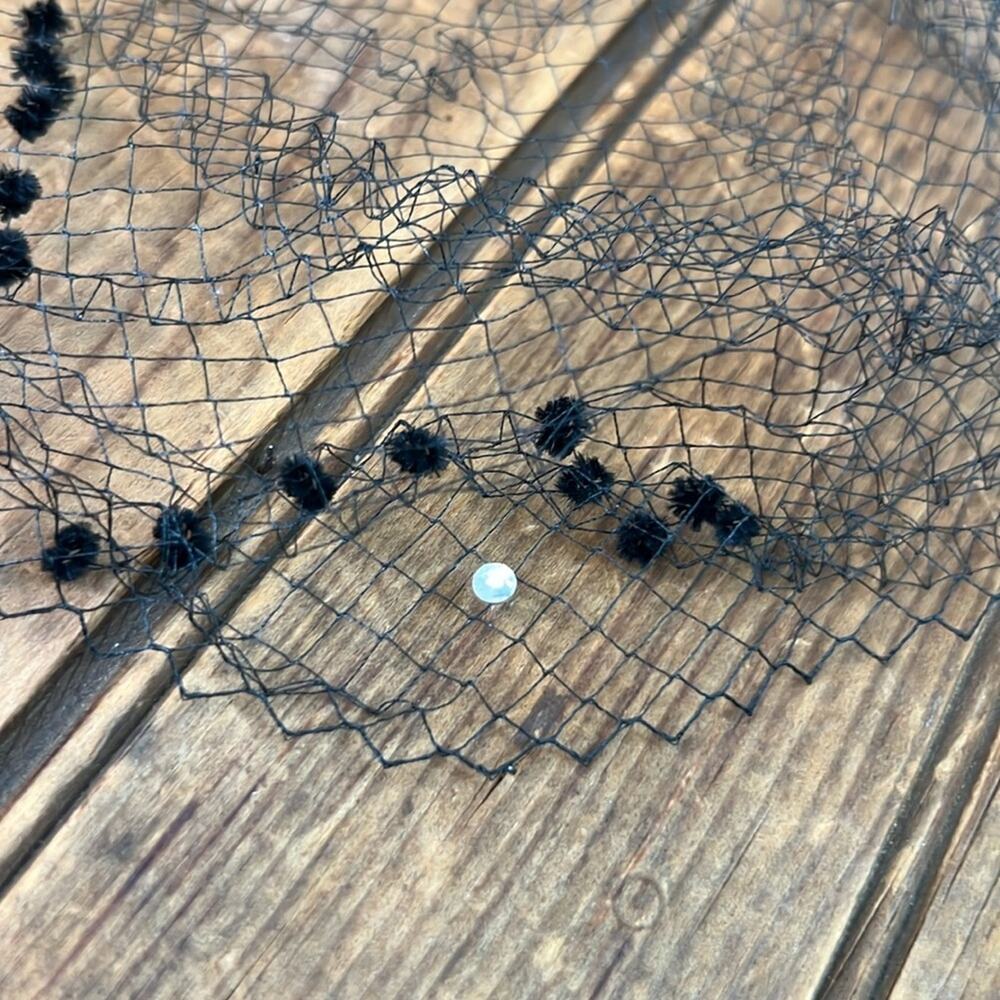 Vintage 1960s Elegant Black Net Hat hair piece bows and rhinestones - Picture 5 of 5